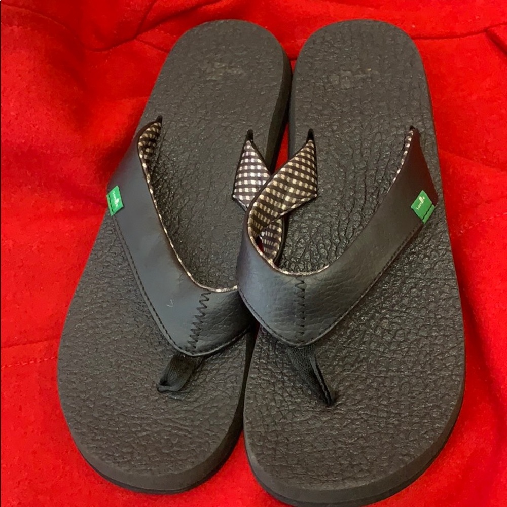 Sanuk flip flops
